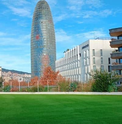 Trabajo de un cliente cerca de la Torre Agbar